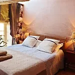 Hébergement de vacances Chateau Le Colombier *
